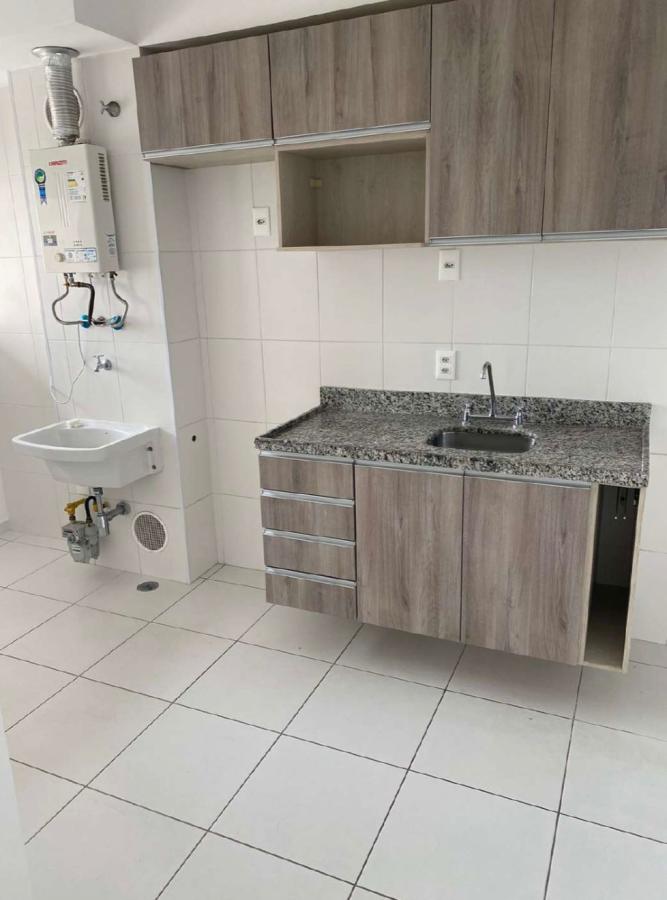 Apartamento para alugar com 2 quartos, 60m² - Foto 9