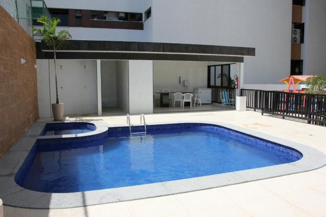 Apartamento à venda com 3 quartos, 208m² - Foto 3