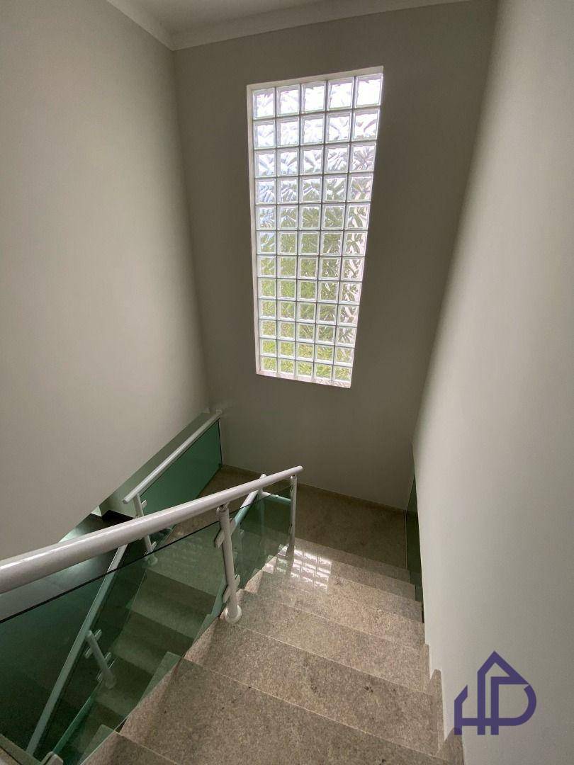 Casa para alugar com 3 quartos, 248m² - Foto 31