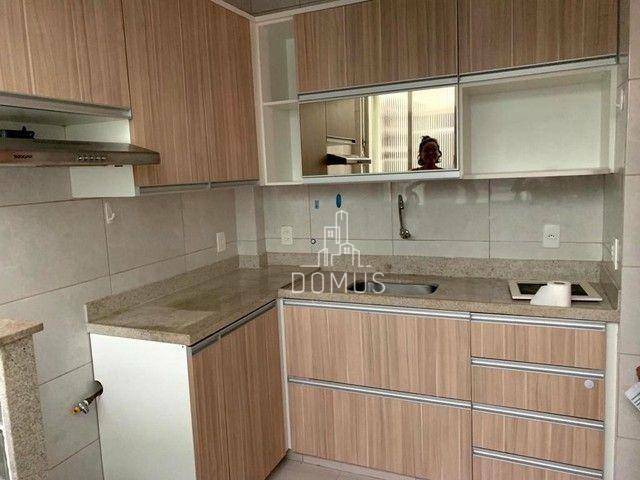 Apartamento à venda com 2 quartos, 75m² - Foto 2