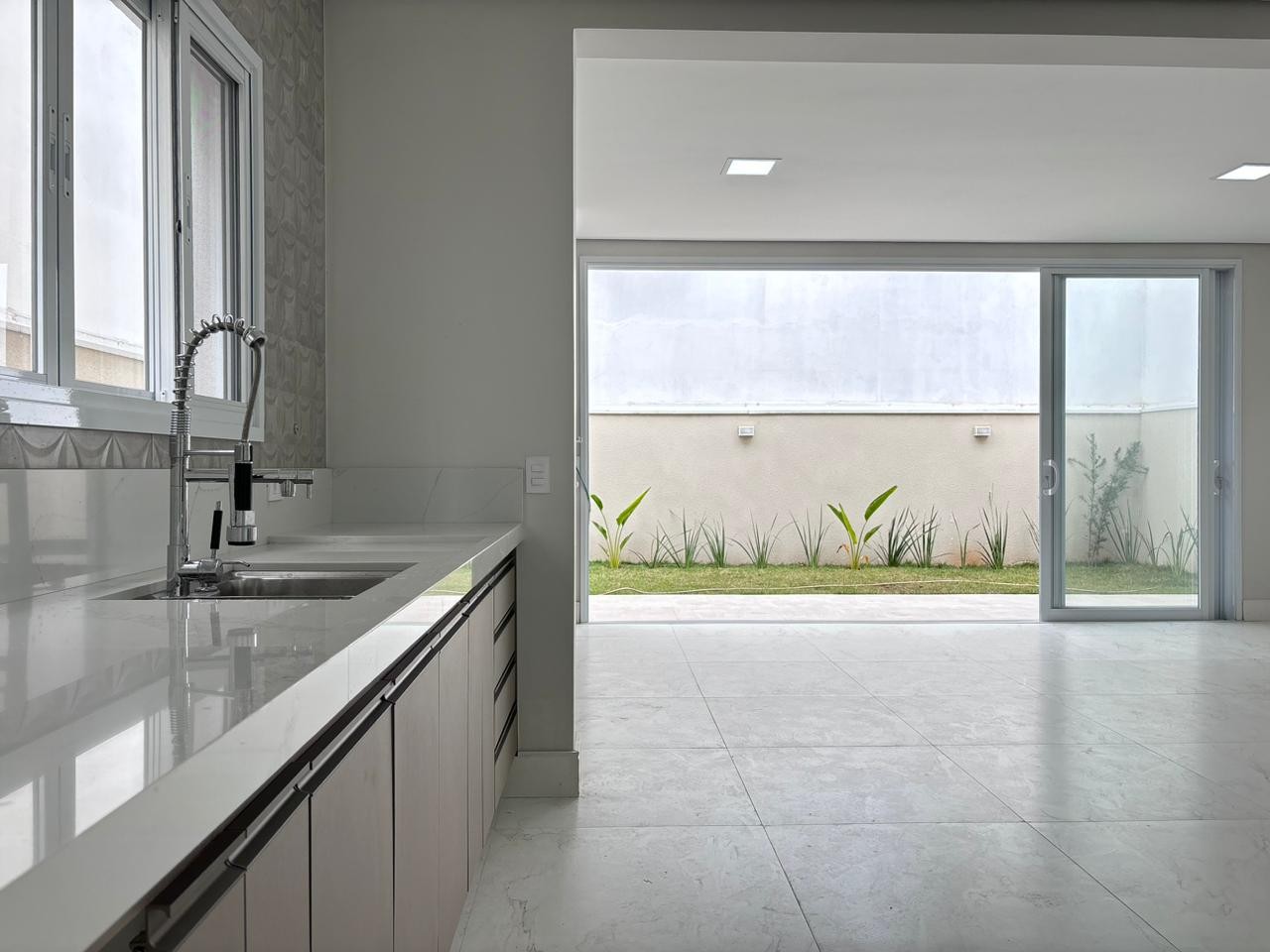 Casa de Condomínio à venda com 3 quartos, 208m² - Foto 13