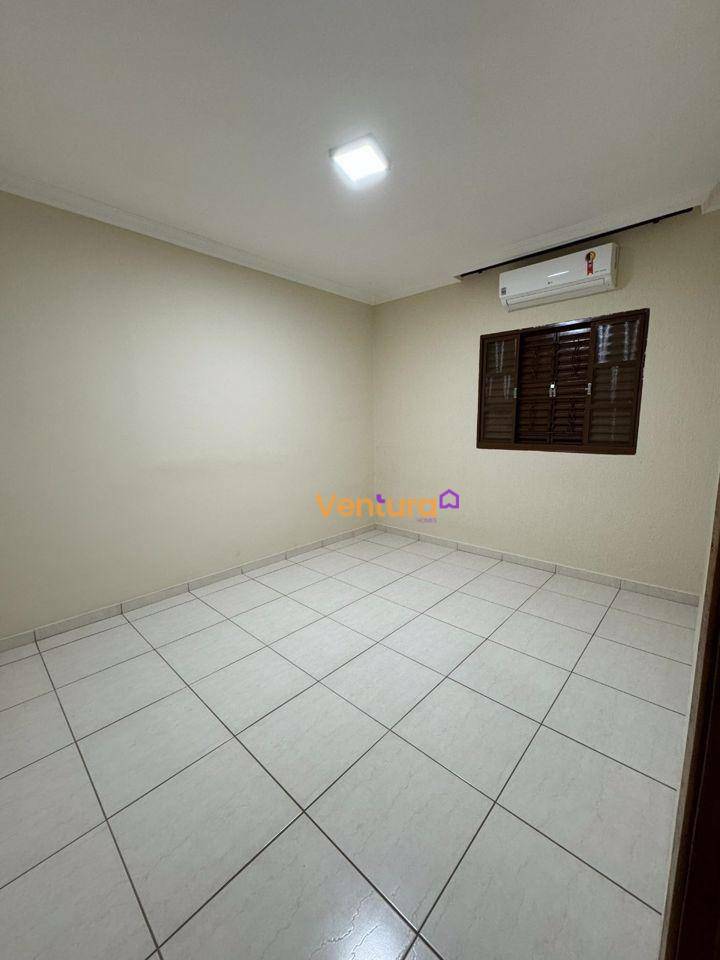 Casa à venda e aluguel com 3 quartos, 360M2 - Foto 2