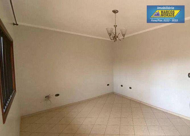 Casa à venda e aluguel com 2 quartos, 250m² - Foto 4