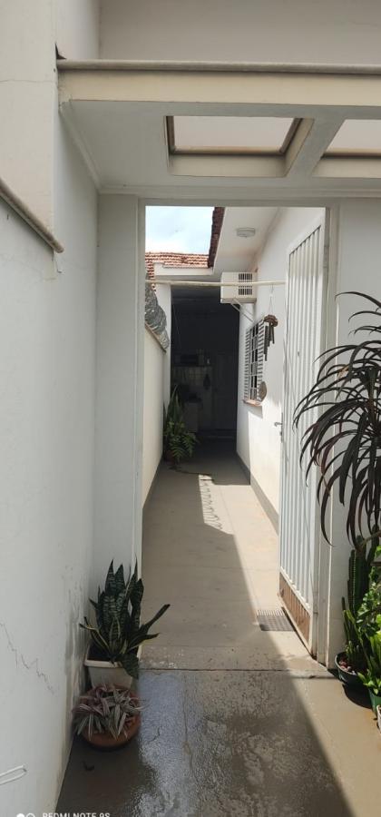 Casa à venda com 3 quartos, 228m² - Foto 9