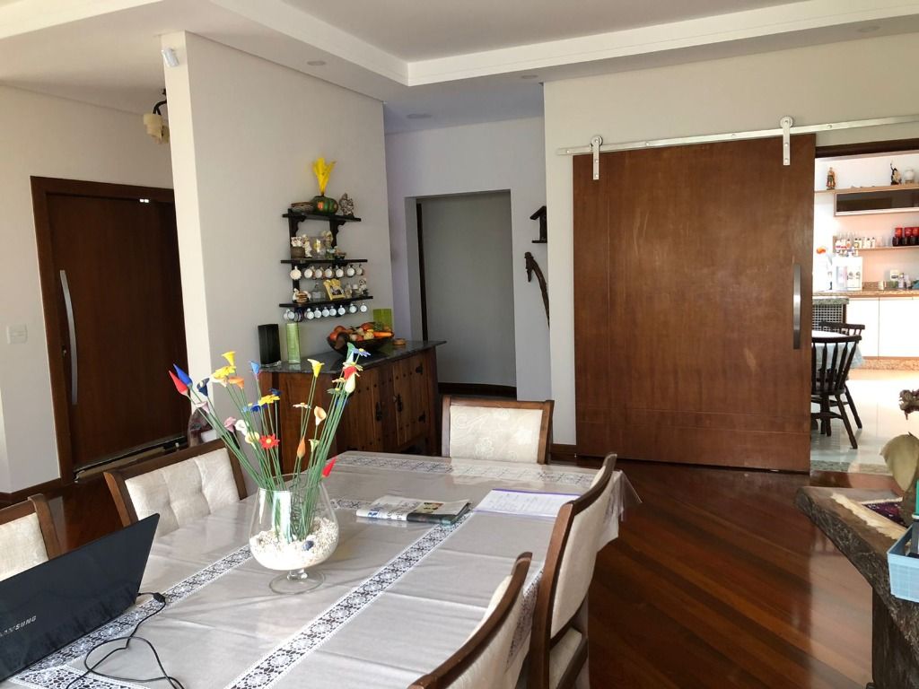 Casa à venda com 3 quartos, 351m² - Foto 14