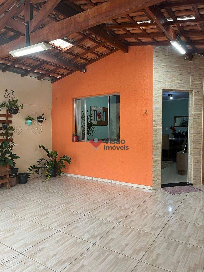 Casa à venda com 2 quartos, 116m² - Foto 1