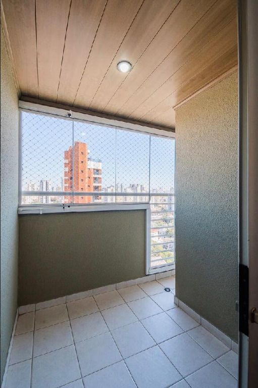 Apartamento à venda com 3 quartos, 94m² - Foto 2