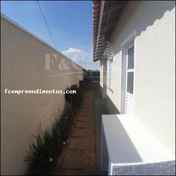 Casa à venda com 3 quartos, 200m² - Foto 2