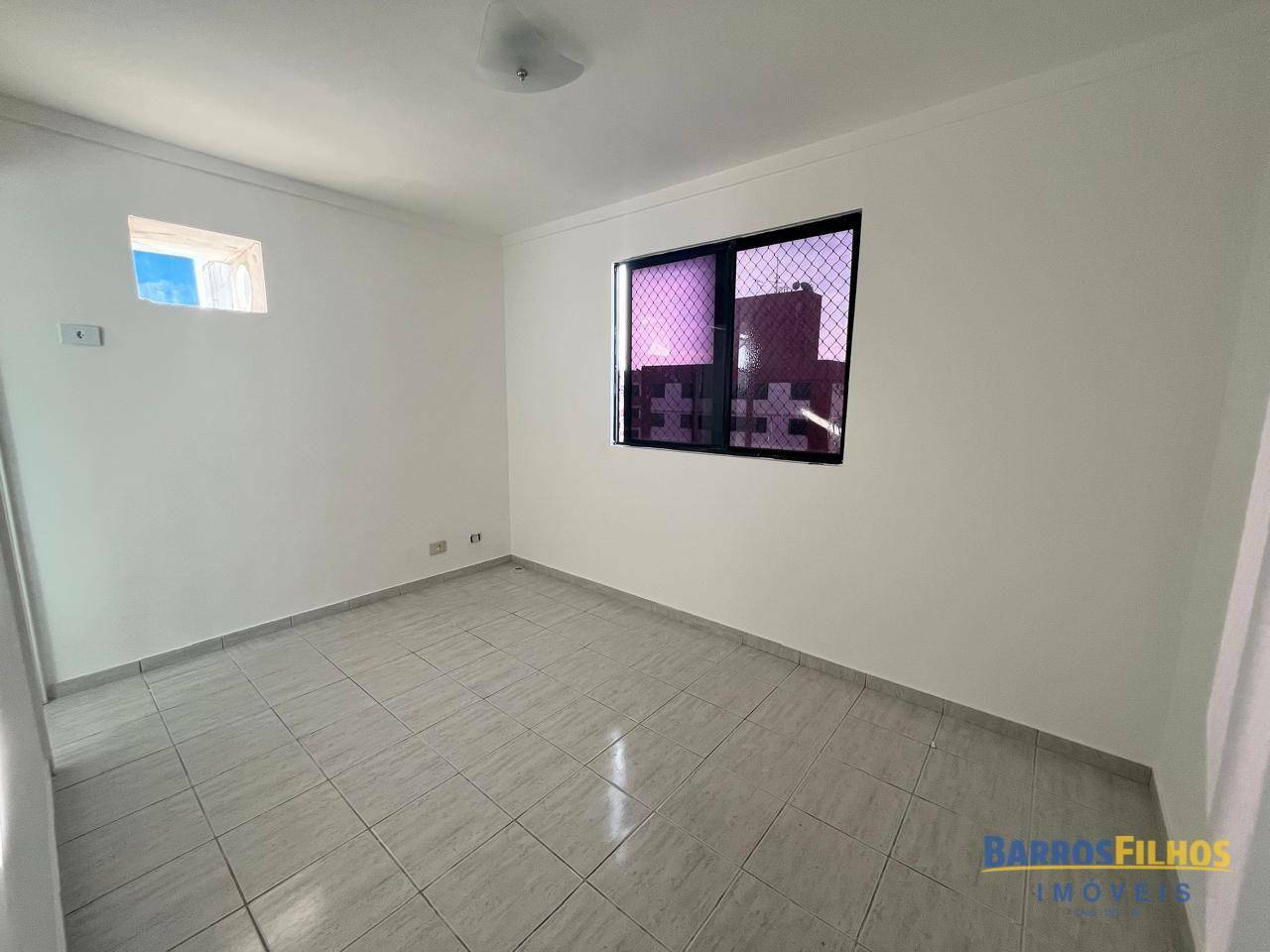 Apartamento à venda com 3 quartos, 68m² - Foto 3