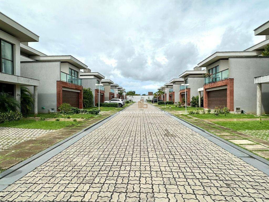 Casa de Condomínio à venda com 3 quartos, 236m² - Foto 3
