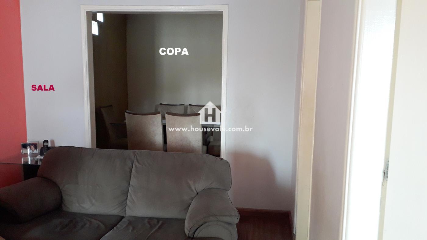 Casa à venda com 4 quartos, 200m² - Foto 2