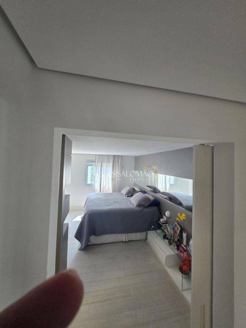 Apartamento à venda com 3 quartos, 157m² - Foto 13