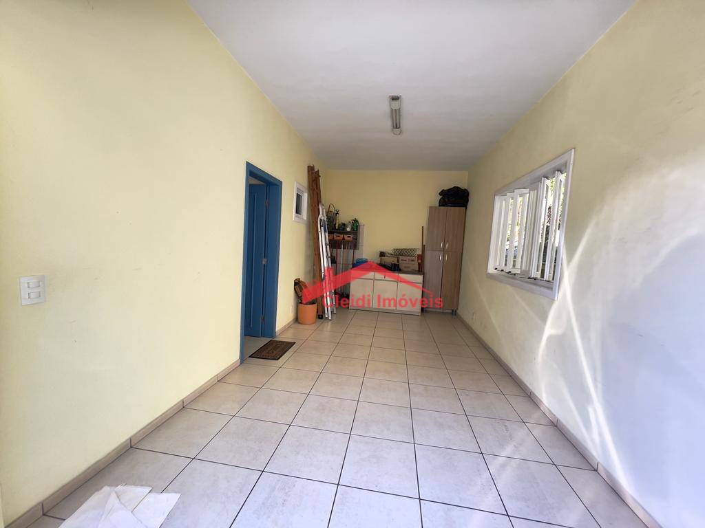 Casa à venda com 3 quartos, 200m² - Foto 42