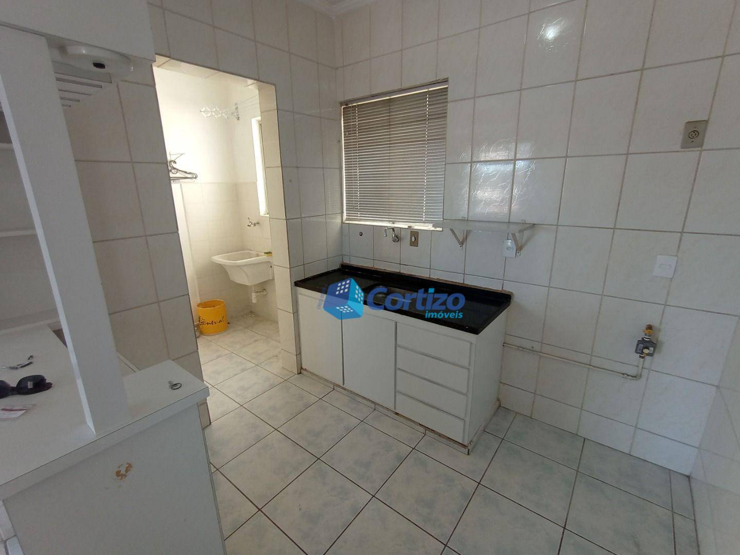 Apartamento para alugar com 2 quartos, 65m² - Foto 7