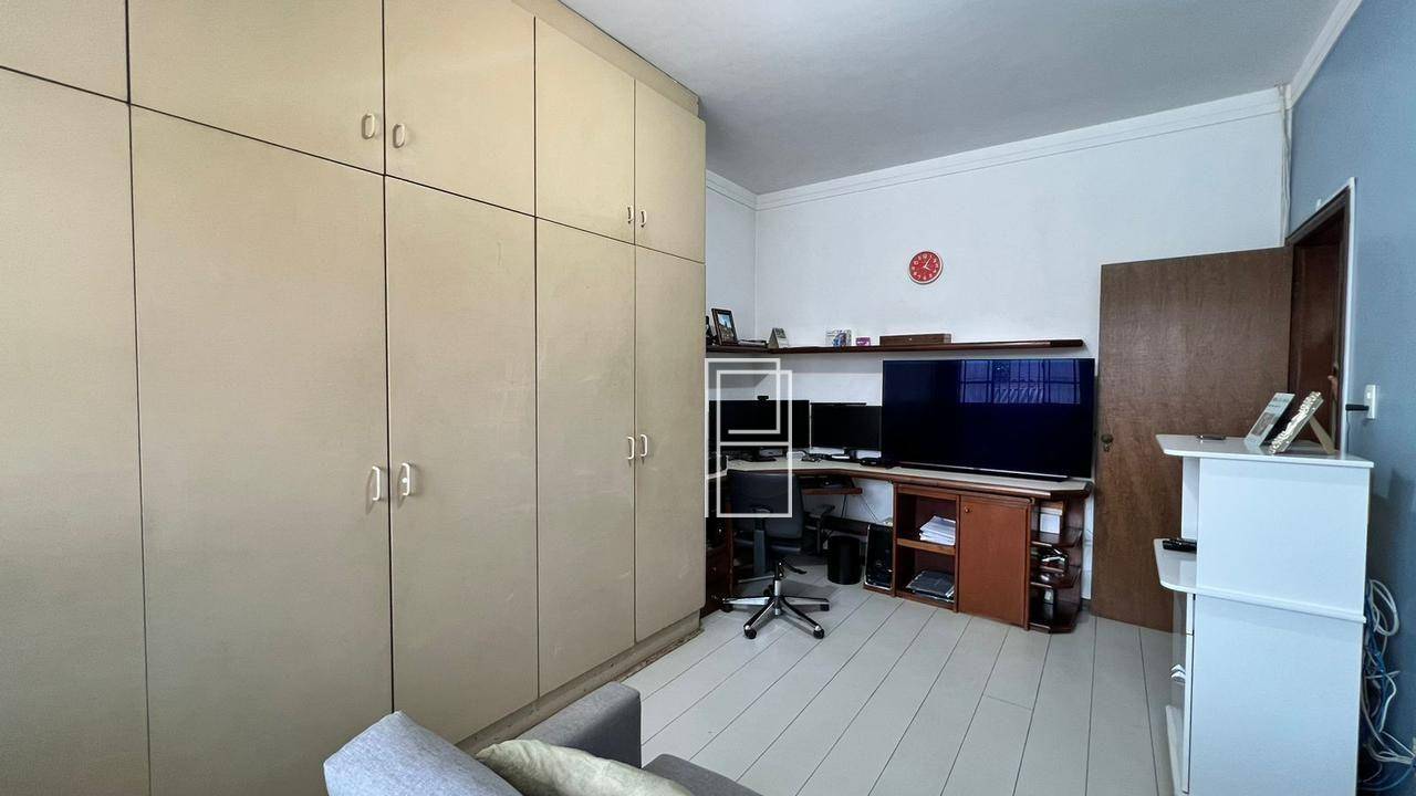 Casa à venda com 4 quartos, 360m² - Foto 25