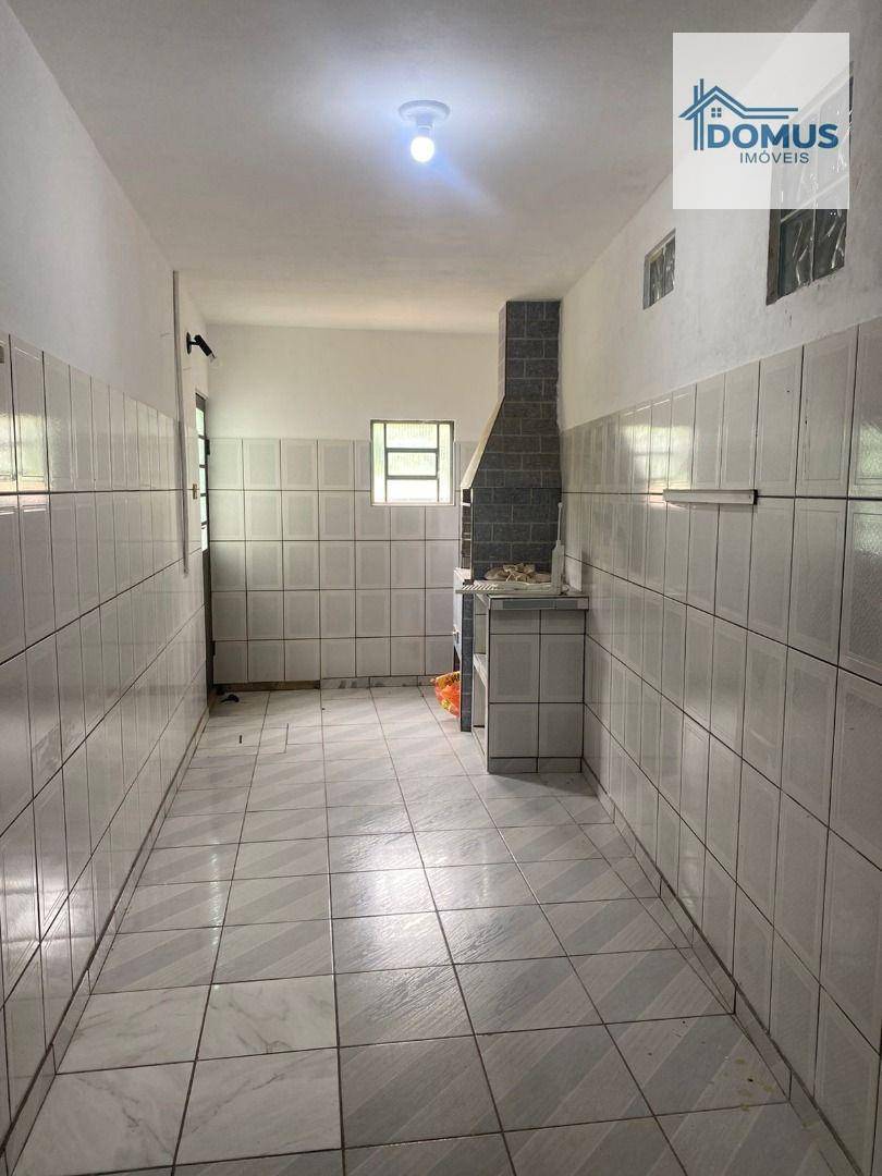 Casa para alugar com 2 quartos, 100m² - Foto 12