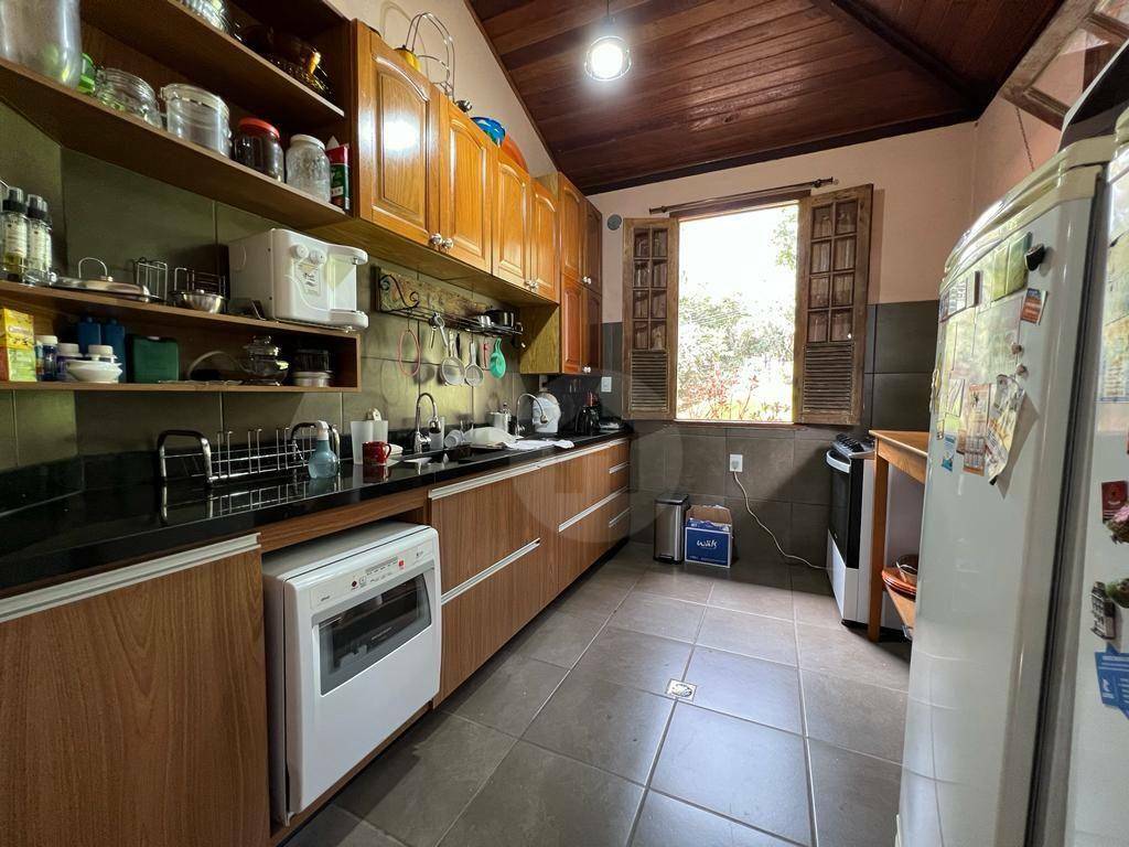 Casa à venda com 5 quartos, 250m² - Foto 13