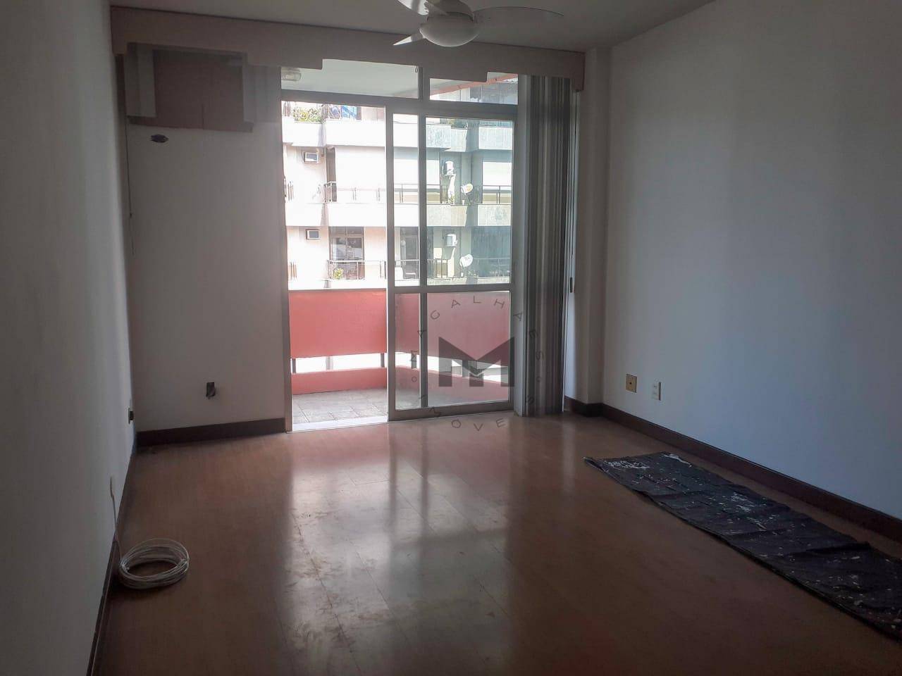 Apartamento à venda com 3 quartos, 120m² - Foto 4