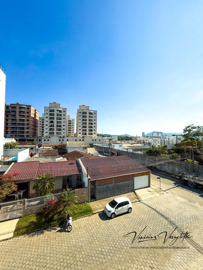 Apartamento à venda com 2 quartos, 76m² - Foto 1