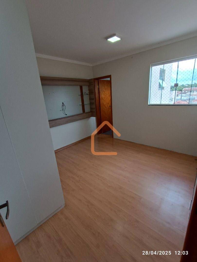 Apartamento para alugar com 2 quartos, 65m² - Foto 9