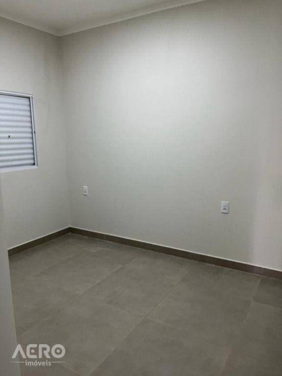 Casa à venda com 2 quartos, 60m² - Foto 8