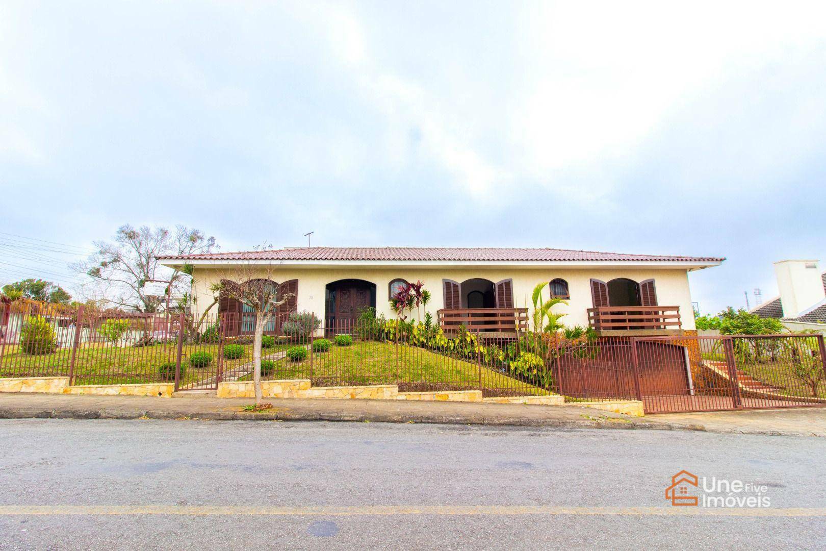 Casa, 3 quartos, 264 m² - Foto 1