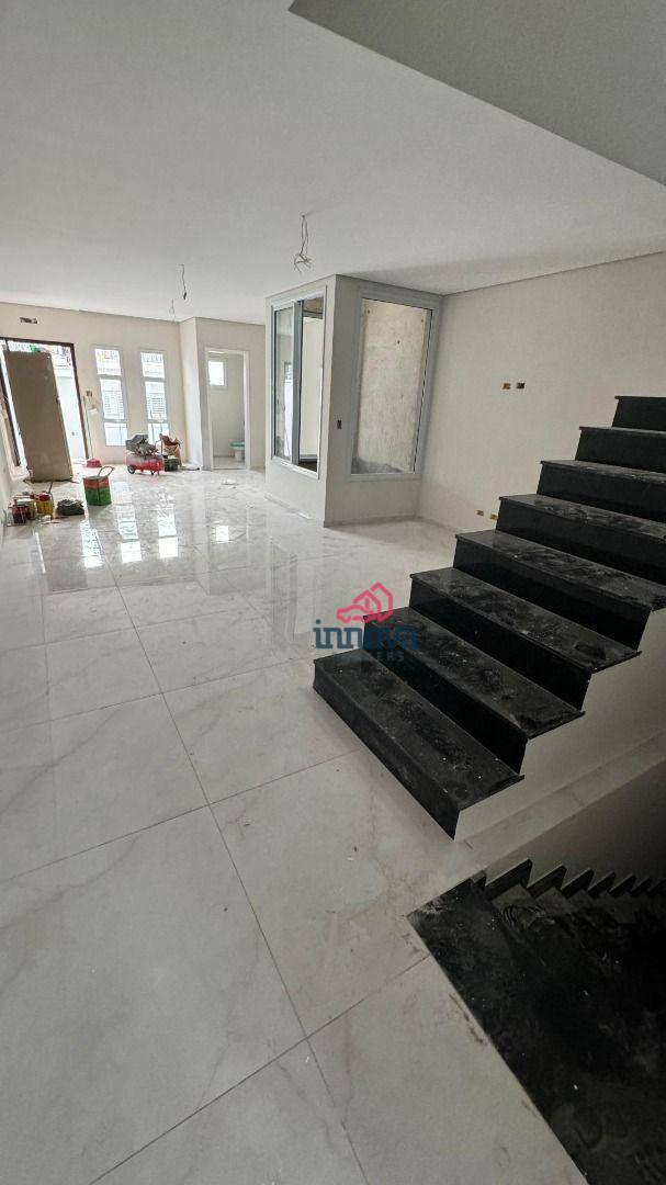 Sobrado à venda com 3 quartos, 250m² - Foto 4