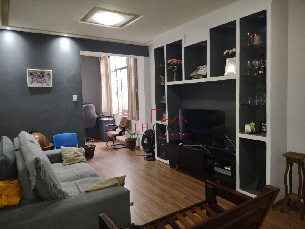 Apartamento à venda com 3 quartos, 110m² - Foto 1