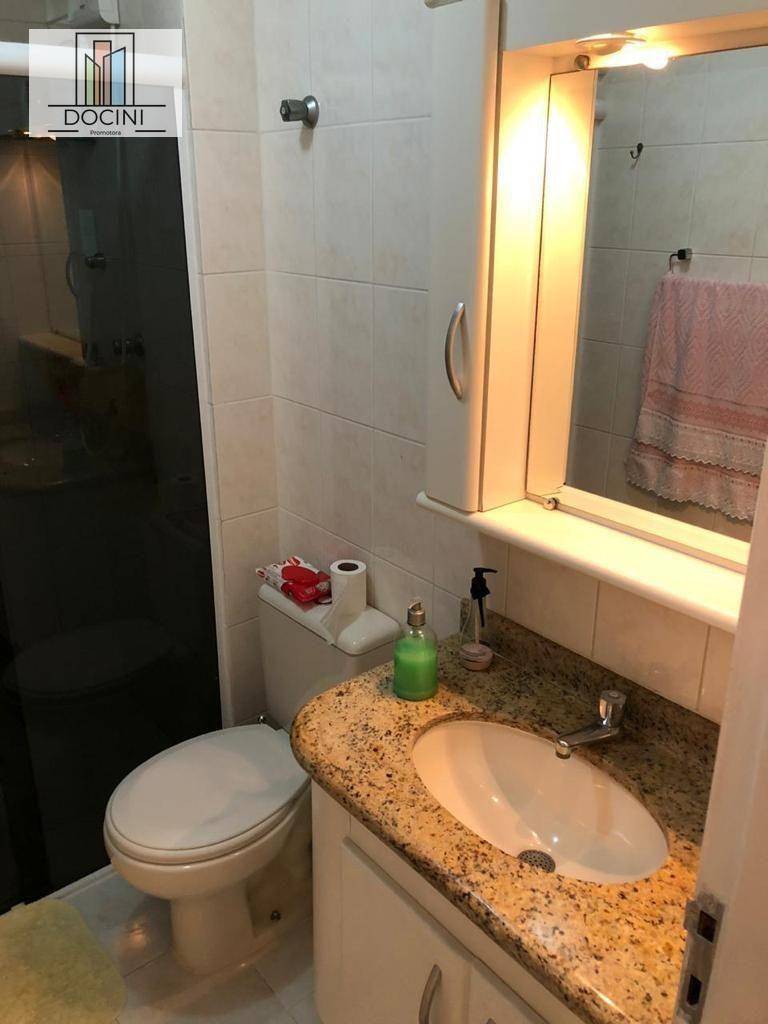 Apartamento à venda com 2 quartos, 70m² - Foto 3