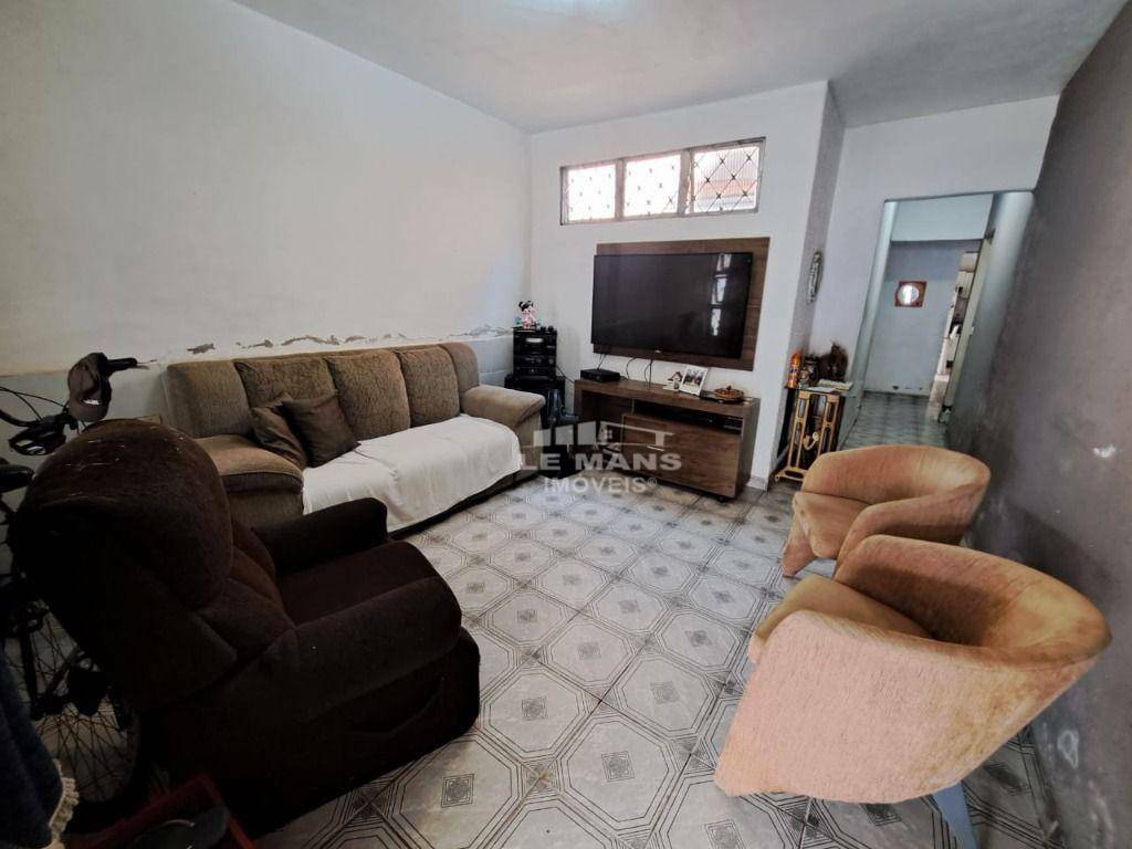 Casa à venda com 2 quartos, 82m² - Foto 2