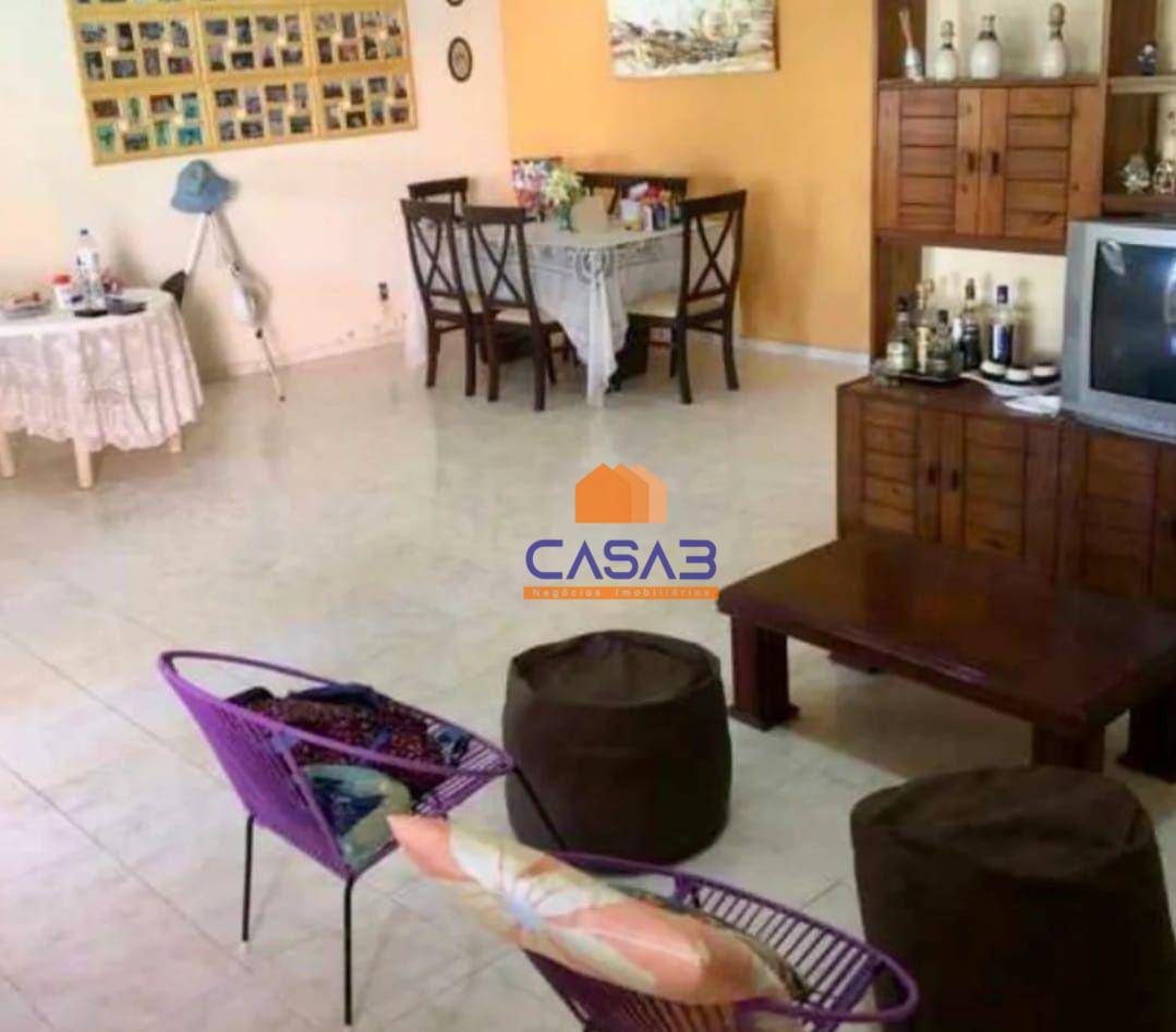 Casa à venda com 4 quartos, 180m² - Foto 3