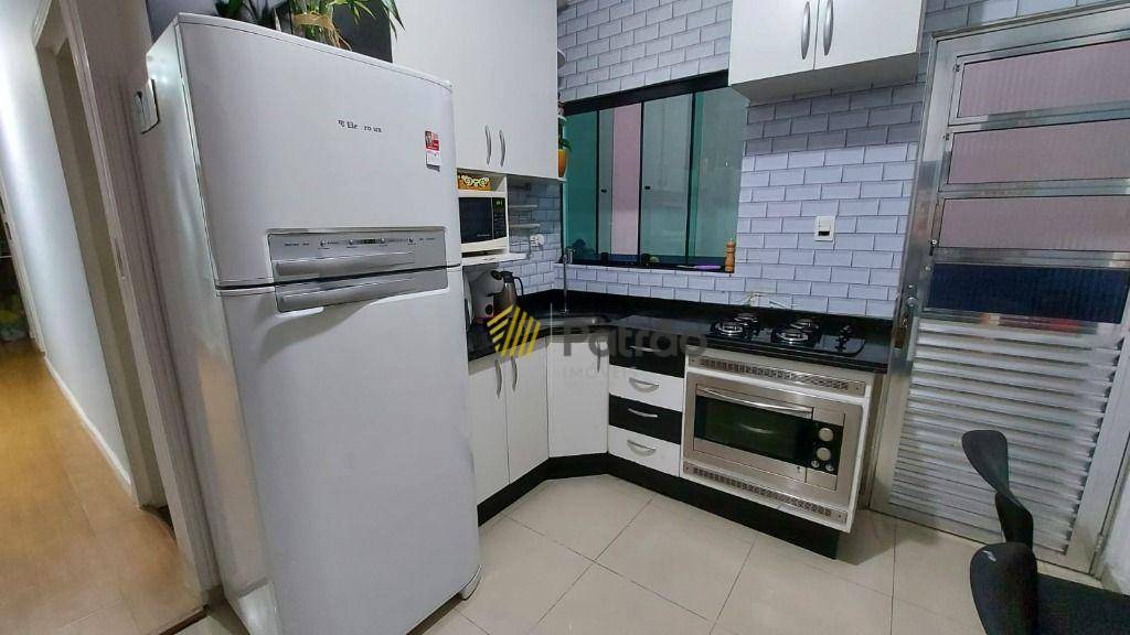 Casa à venda com 3 quartos, 187m² - Foto 2