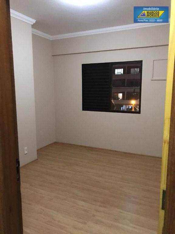 Apartamento para alugar com 3 quartos, 115m² - Foto 4