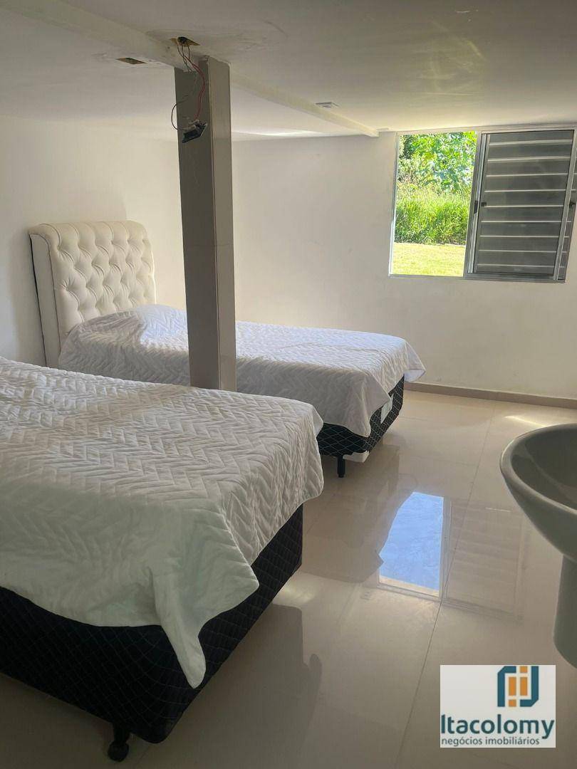 Casa à venda com 4 quartos, 250m² - Foto 18