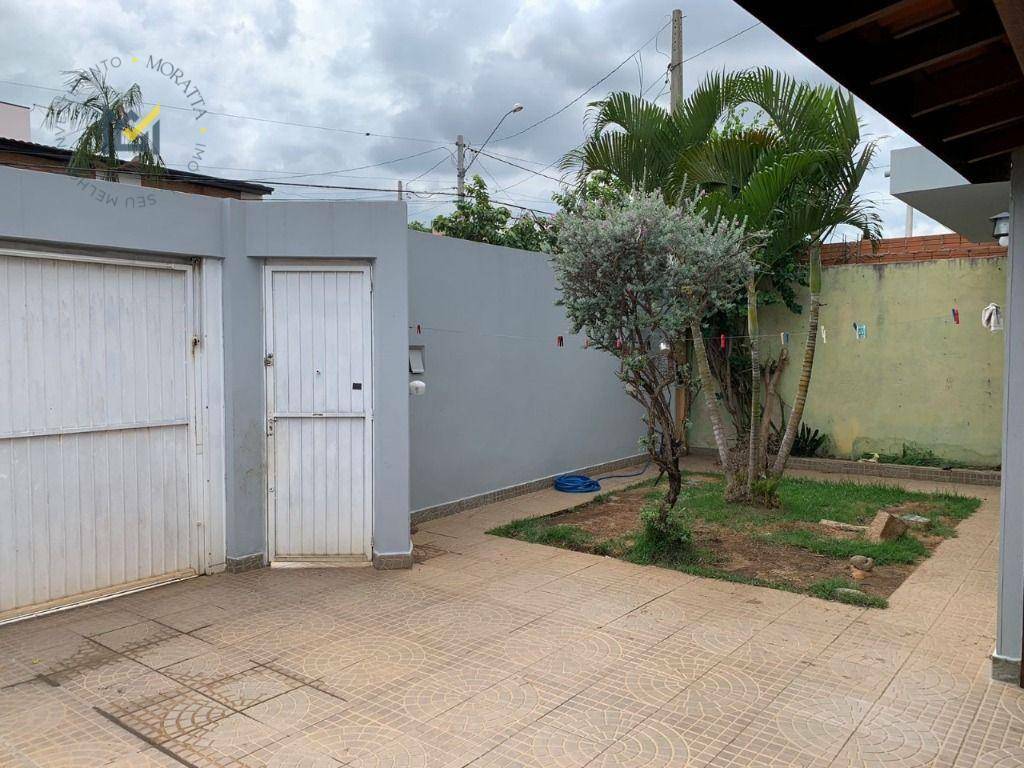 Casa à venda com 3 quartos, 252m² - Foto 2