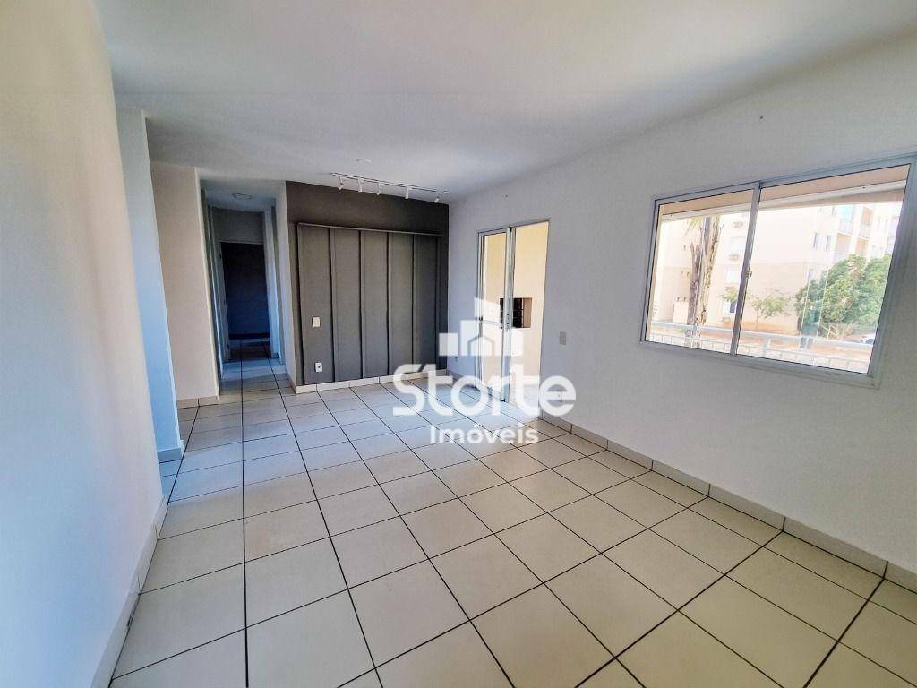 Apartamento à venda com 3 quartos, 84m² - Foto 2