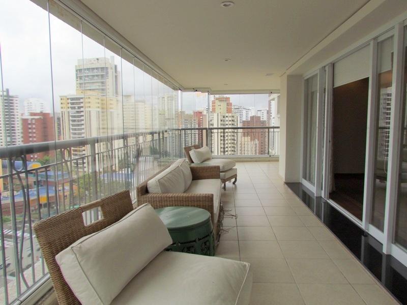 Apartamento para alugar com 4 quartos, 226m² - Foto 5