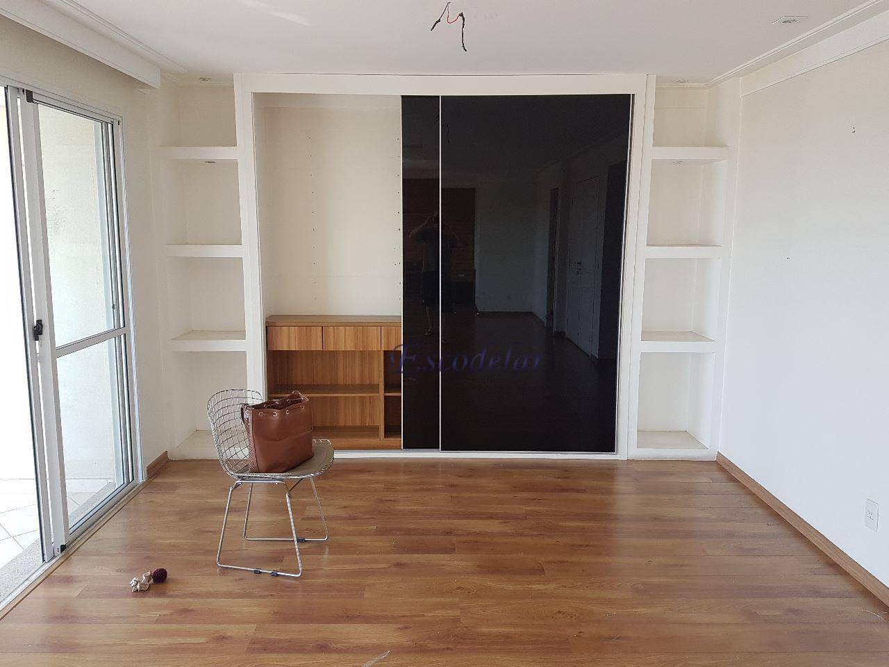 Apartamento à venda com 3 quartos, 149m² - Foto 4