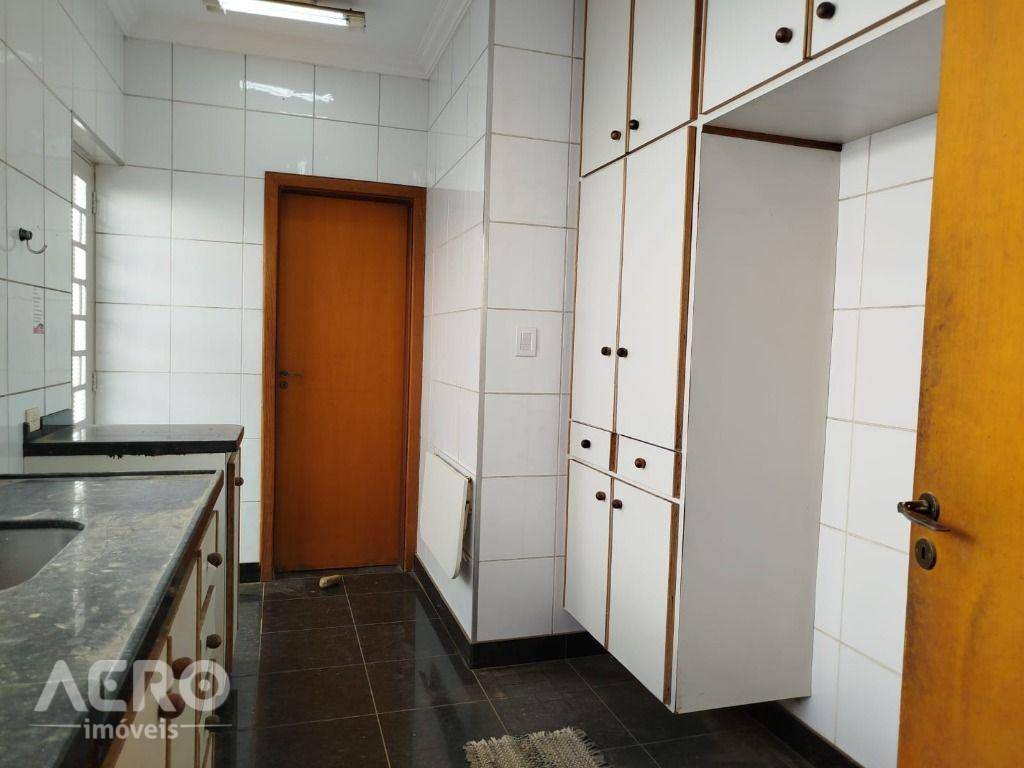 Casa para alugar com 3 quartos, 184m² - Foto 31