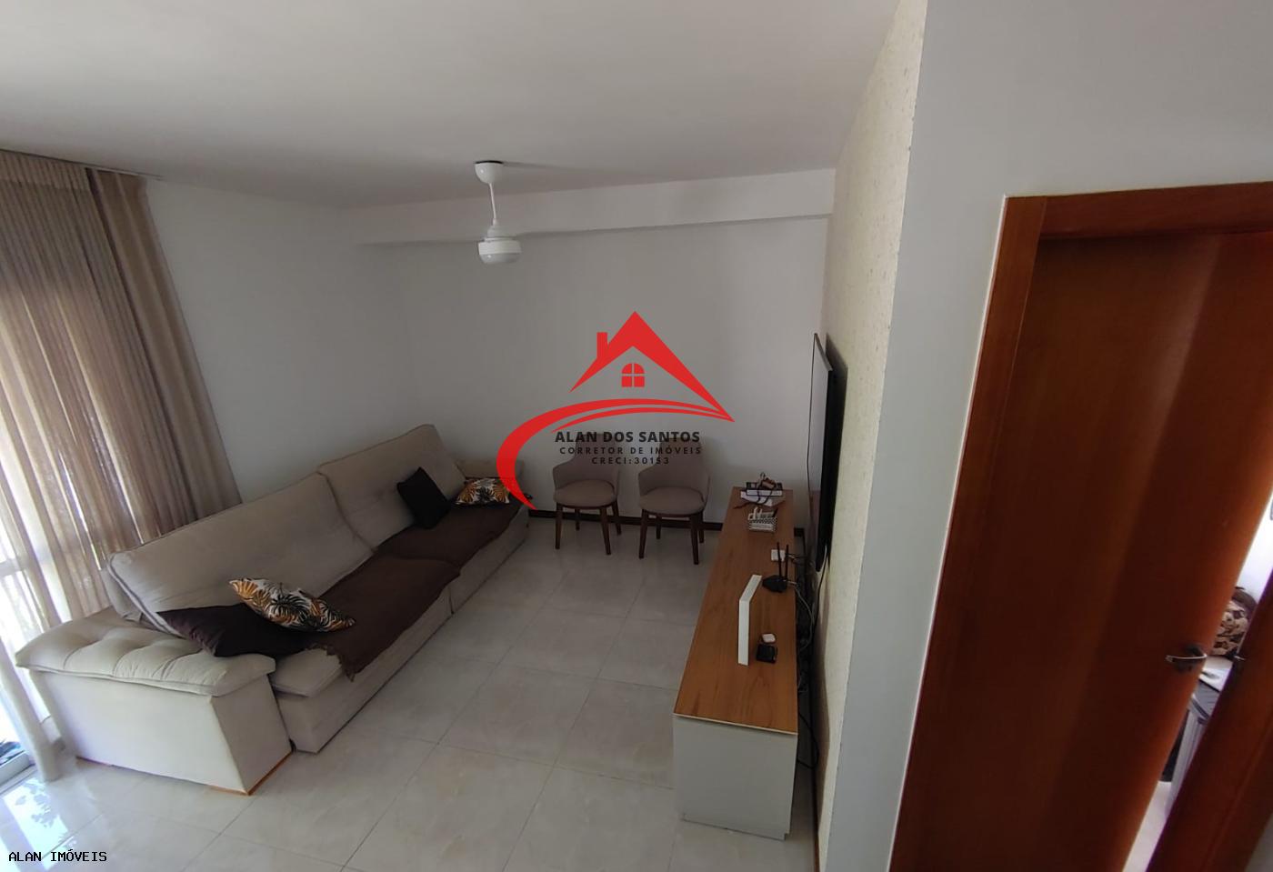 Casa à venda com 4 quartos, 110m² - Foto 1