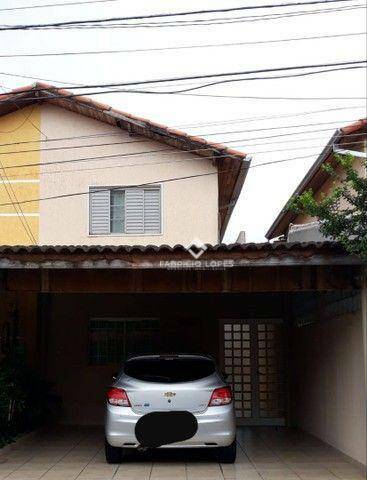 Casa à venda com 2 quartos, 60m² - Foto 1