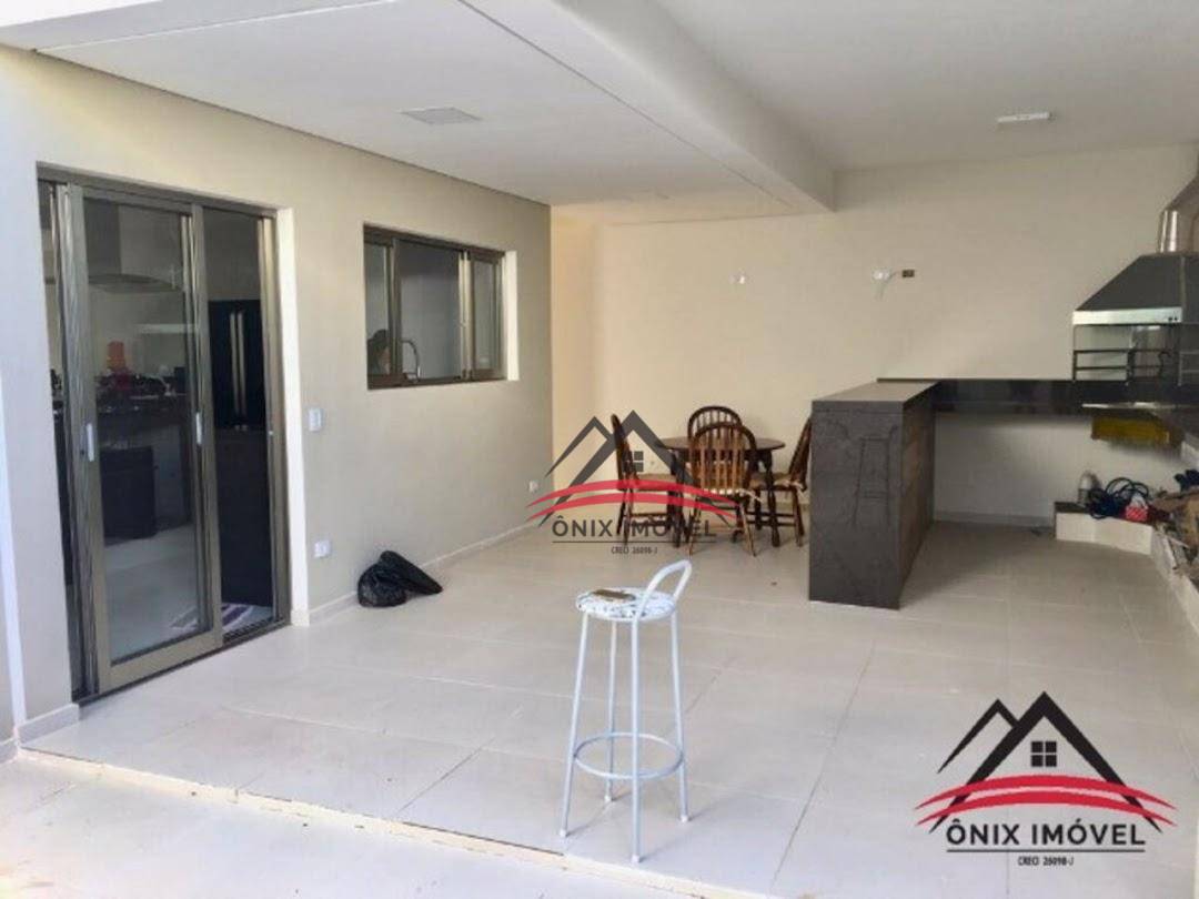 Casa à venda com 3 quartos, 314m² - Foto 3