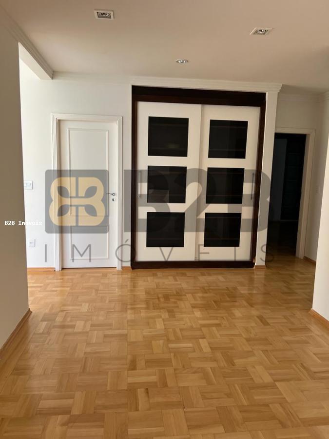 Casa à venda com 4 quartos, 345m² - Foto 16