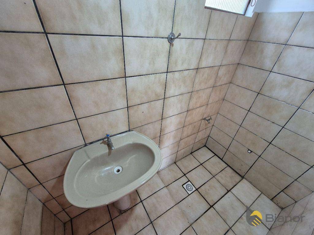 Casa para alugar com 3 quartos, 209m² - Foto 24
