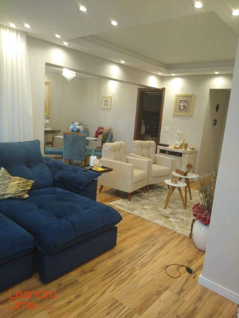 Apartamento à venda com 3 quartos, 206m² - Foto 2