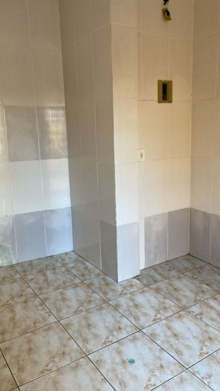 Casa para alugar com 2 quartos, 65m² - Foto 5