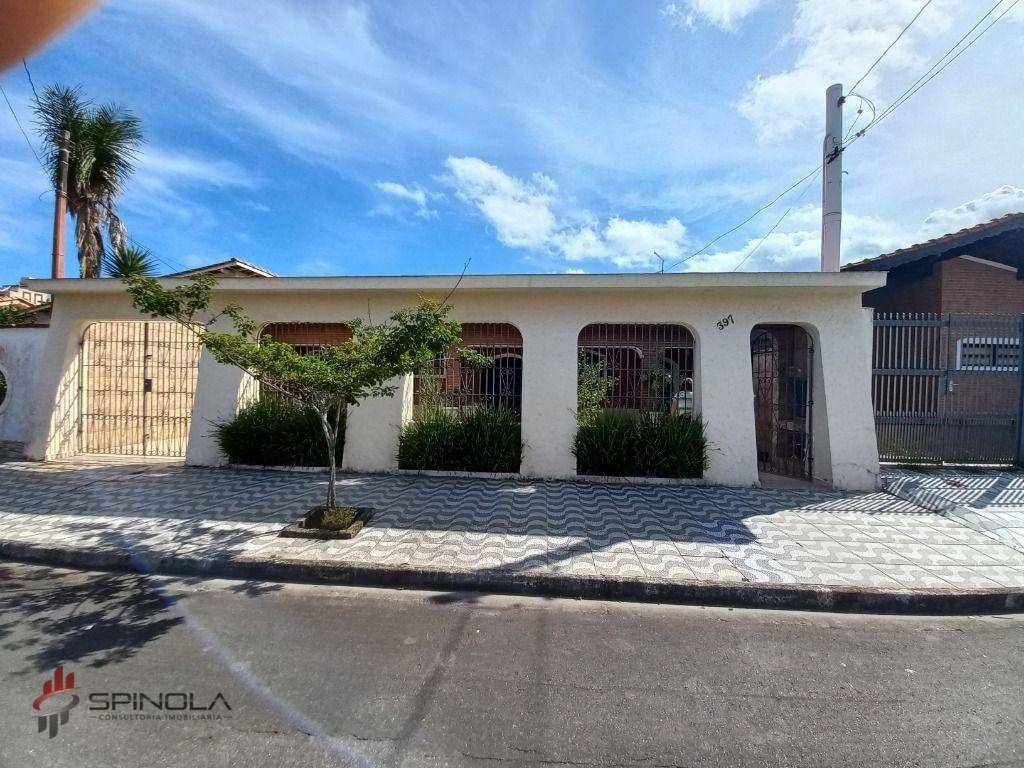 Casa à venda com 3 quartos, 208m² - Foto 1