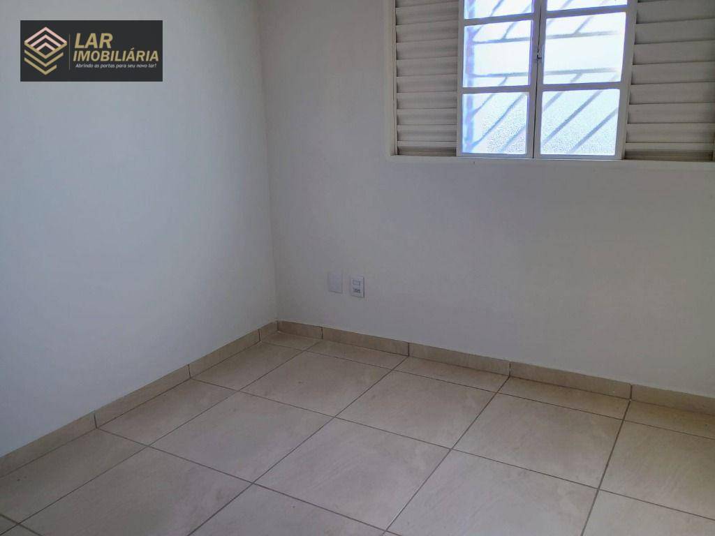 Casa para alugar com 3 quartos, 120m² - Foto 15