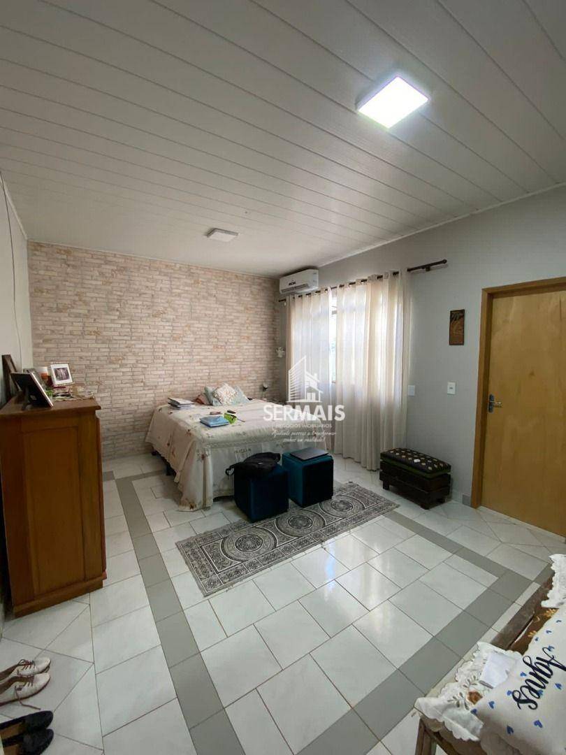 Casa à venda com 4 quartos, 250m² - Foto 11