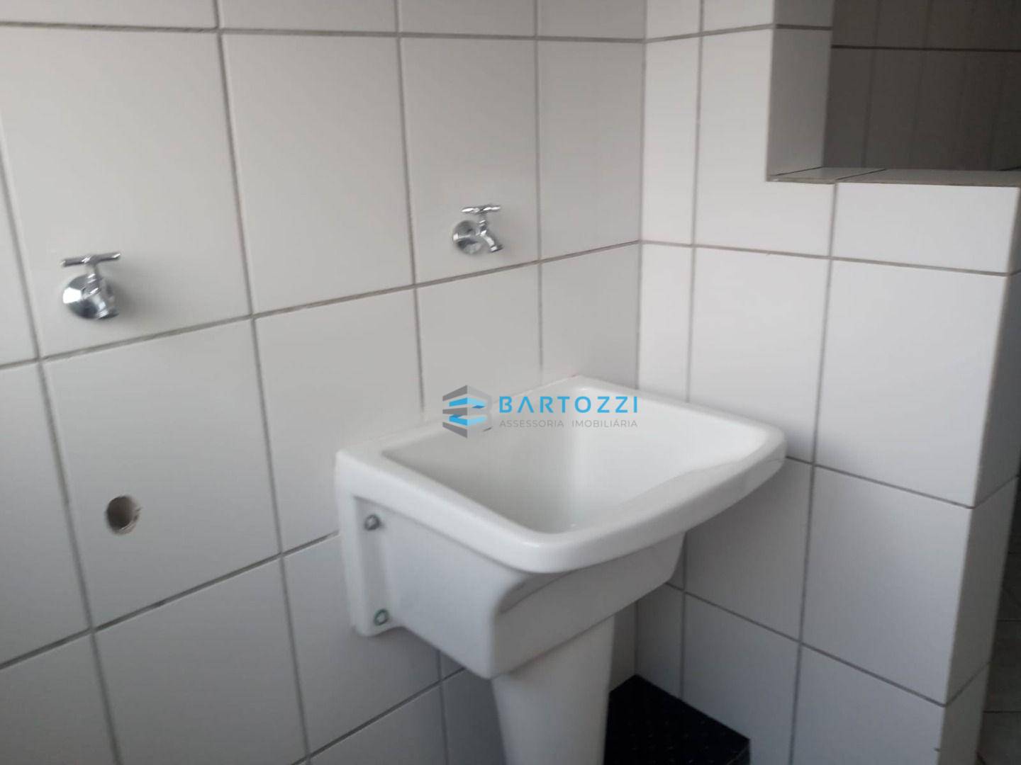 Apartamento à venda com 2 quartos, 70m² - Foto 27